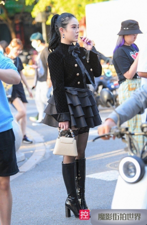 时尚黑丝短裙筒靴小姐姐MJ1553[2.4G]