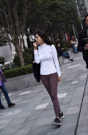 气质瑜伽裤美女