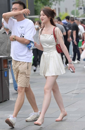 23513-22=58√微胖的女人才是极品【套图➕视频】 16P