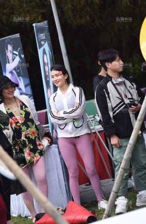 紧身瑜伽