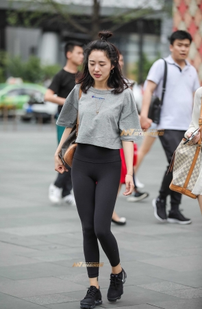 偶遇高腰紧身裤