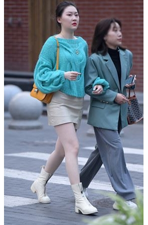 漂亮的皮裙美女(23P)