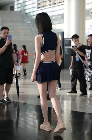 2591-4-90√穿丝袜的程儿