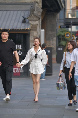 美腿高跟的女友