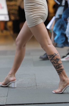 包臀美眉性感长腿