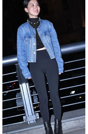 性感的黑色紧身裤小姐姐(51P)