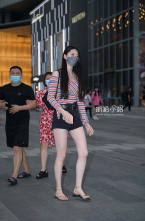 苗条高挑小姐姐