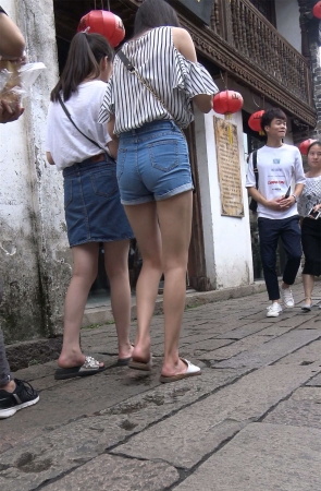 高挑长腿热裤性感美女
