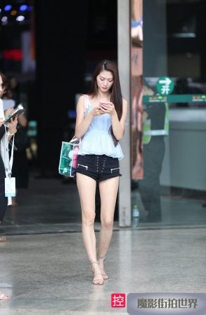 白皙漂亮长腿小姐姐3A484[232M]