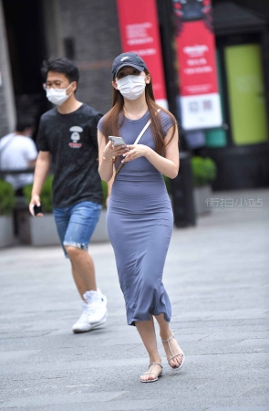 贴身群美女