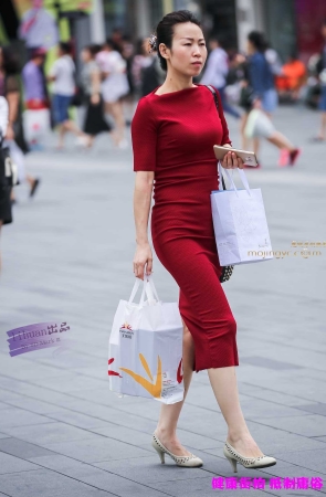 李欢原创--------红色一步裙（15P）