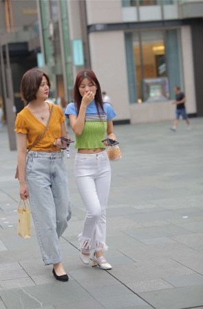 凯恩街拍作品 - 白裤少妇