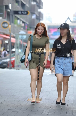 丰腴的包臀裙小姐姐