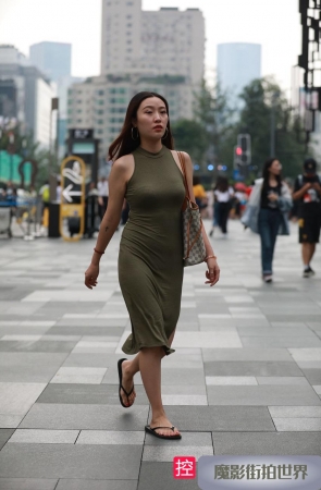 贴身的连衣裙MJ543[213M]