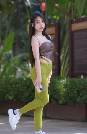 一始街拍作品 - 绿色瑜伽美女