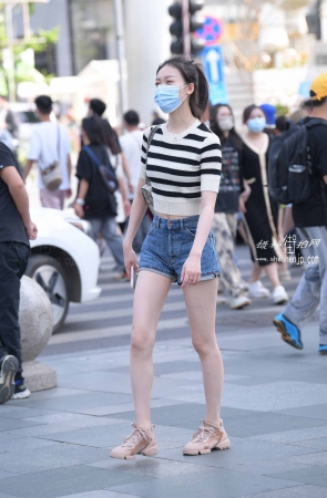 2253-3+68热裤女孩 6P