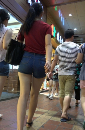 高腰热裤性感蛮腰美女