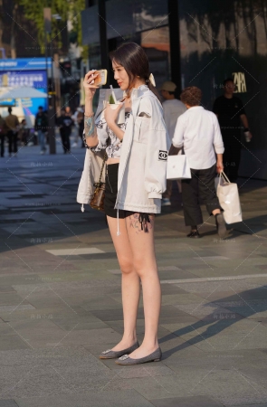 甜美小姐姐