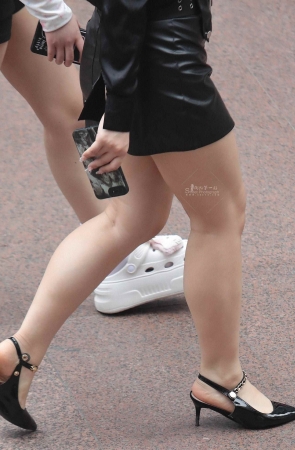 高跟街拍包臀裙