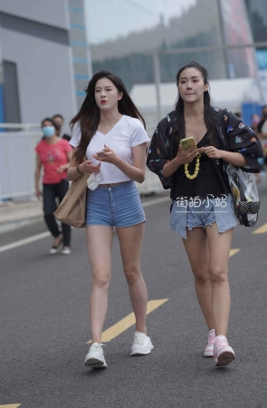 搭讪长腿姐妹