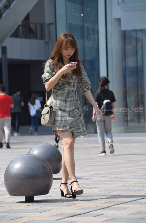 凉高跟街拍美腿姐姐
