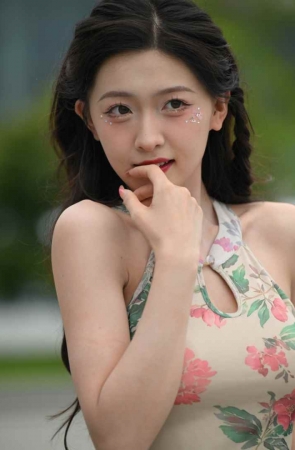 任绵绵美足旗袍风 [175P-3.33GB]