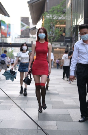 时尚红色连衣裙