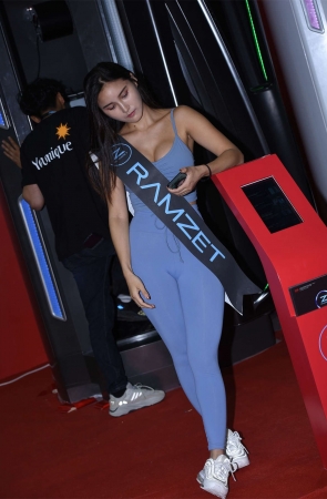 蓝色瑜伽运动装