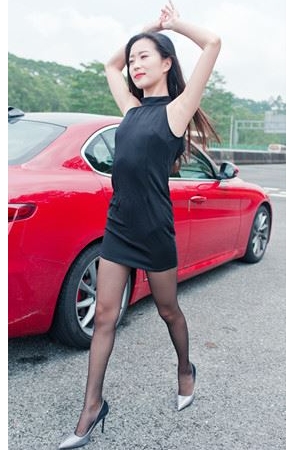 黑丝小姐姐【套图+视频】