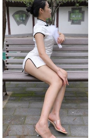 性感白色旗袍(357P)