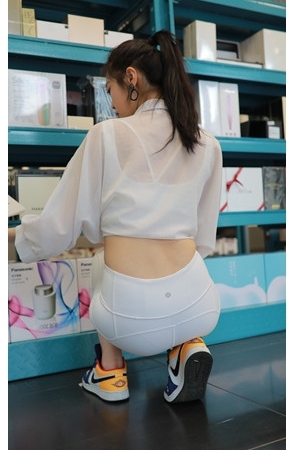 （套图）白色紧身裤小姐姐(860P)[8.69G/JPG]