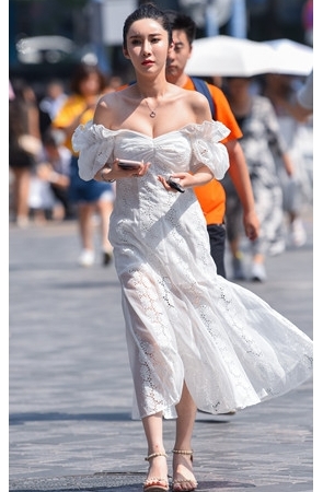 漂亮的白色长裙美女(38P)[767M/JPG]