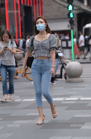 露腰紧牛