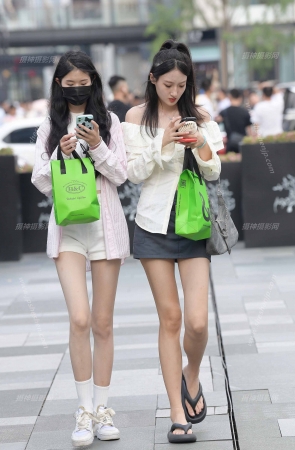 羞羞答答的姐妹花。230907-5-57 15P