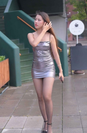 精选街拍作品 NO.1820 一始街拍作品 – 银色短裙美女[846P/1.03GB]