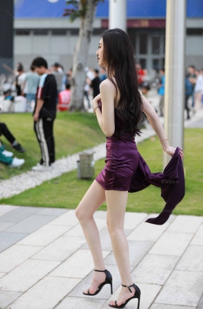 紫色低胸裙【套图➕单反视频】 10P