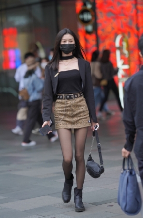 很会穿搭的小姐姐