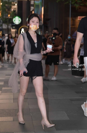 22615-12+94热裤美腿少妇 20P