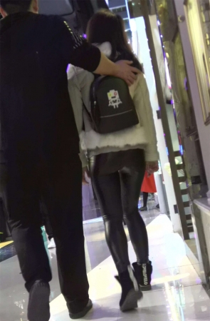 皮裤翘臀MM