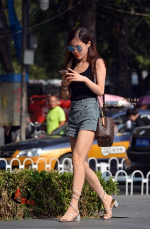 11-13 牛仔热裤大美腿