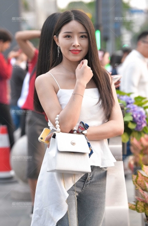 黄昏后de紧牛小姐姐