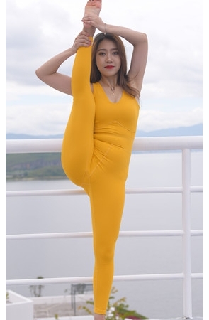 （视频一）黄色紧身连体衣小姐姐 [6.43G/MP4]