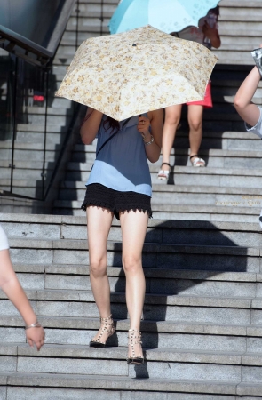 花边热裤，长腿，凉高