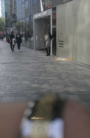 一字肩 高筒靴 女朗