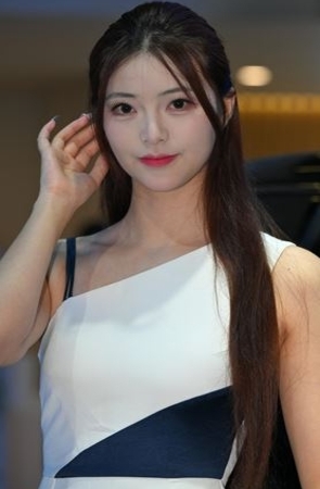 连体裙美女(97P)