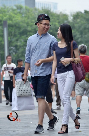 16.8.21 白色紧身裤