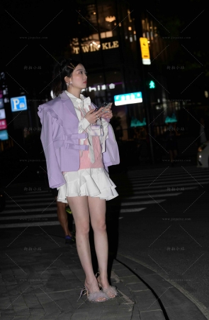 白短裙美腿美足高跟美女