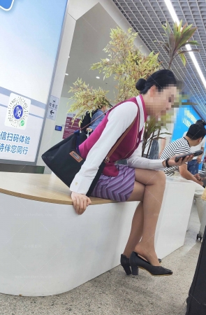 4K视频南航轻熟气质空姐肉丝挑鞋震撼透气歇歇 5P