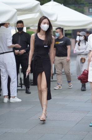 别致的短裙 气质长腿美女