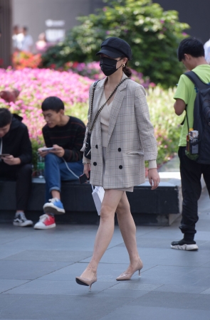 是不是有穿丝袜